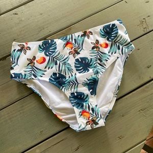 NWOT High-Waisted Bikini Bottoms 🌴